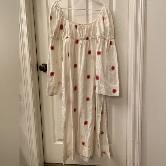 Free people White Dress with Red Floral Embroidery size XS oversized - Picture 2 of 10